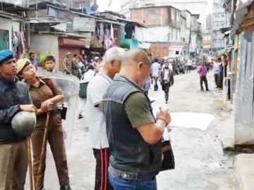 Despite an order of stay by the National Commission for Minorities and delayed proceedings in the Shillong High Court, the high level committee of the Meghalaya government is placing a Damocle’s sword on the poor Sikh residents by threatening to restart the absolutely illegal house-to-house inventory. The Sikh residents also await promised funds for their Gurdwara Sahib and school from the Punjab government and the SGPC. Shillong, India, 17 August 2018,