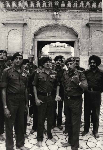 Indian army chiefs inside the Golden Temple