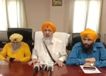 Jathedar Avtar Singh addressing Press Conference in Patna
