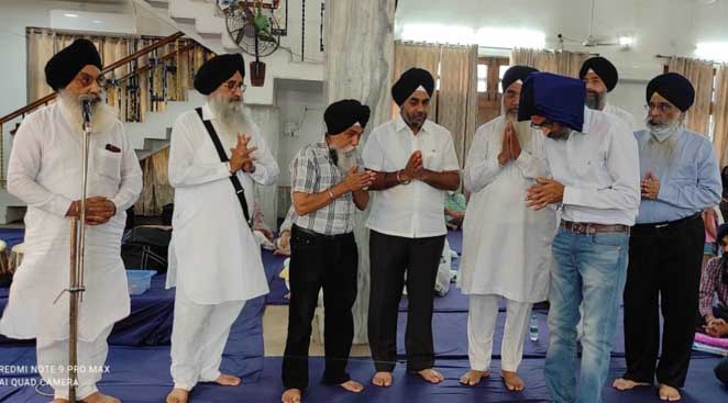 Sikh stalwarts honouring Jaspal Singh son Navdeep Singh at the Bhog ceremony