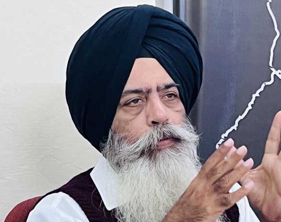 Kanwar Pal Singh making a point at the Dal Khalsa meet on G20