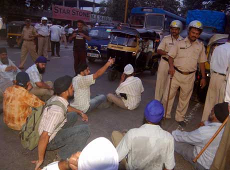 Mumbai Sikhs protest
